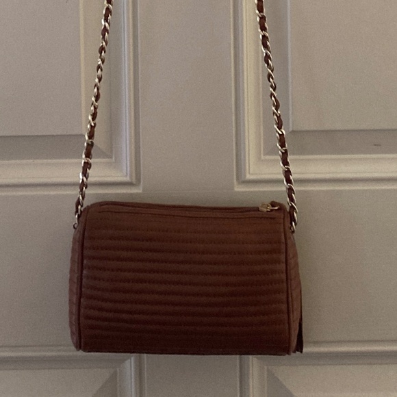 Nordstrom Genuine Leather Caramel Crossbody Bag/Gold Tone Woven Chain/NEW! - Picture 5 of 9
